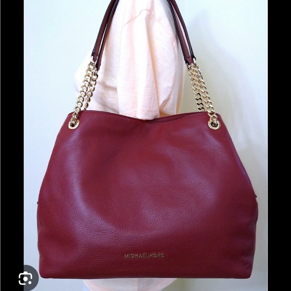 Michael Kors Cherry/Gold Shoulder Bagw/ Elegant Chain Details great condition